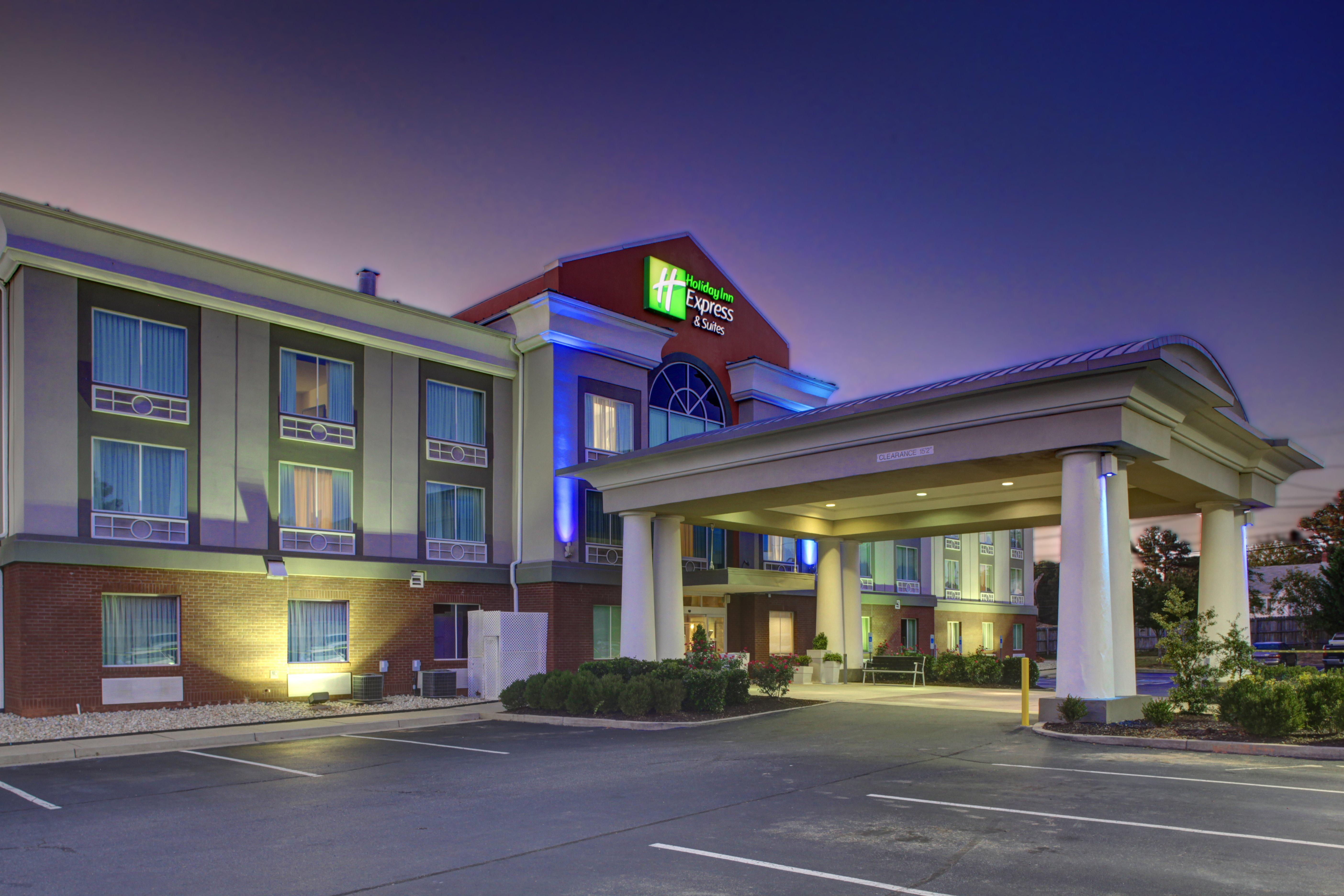 Holiday Inn Express Hotel & Suites Emporia, An Ihg Hotel Экстерьер фото